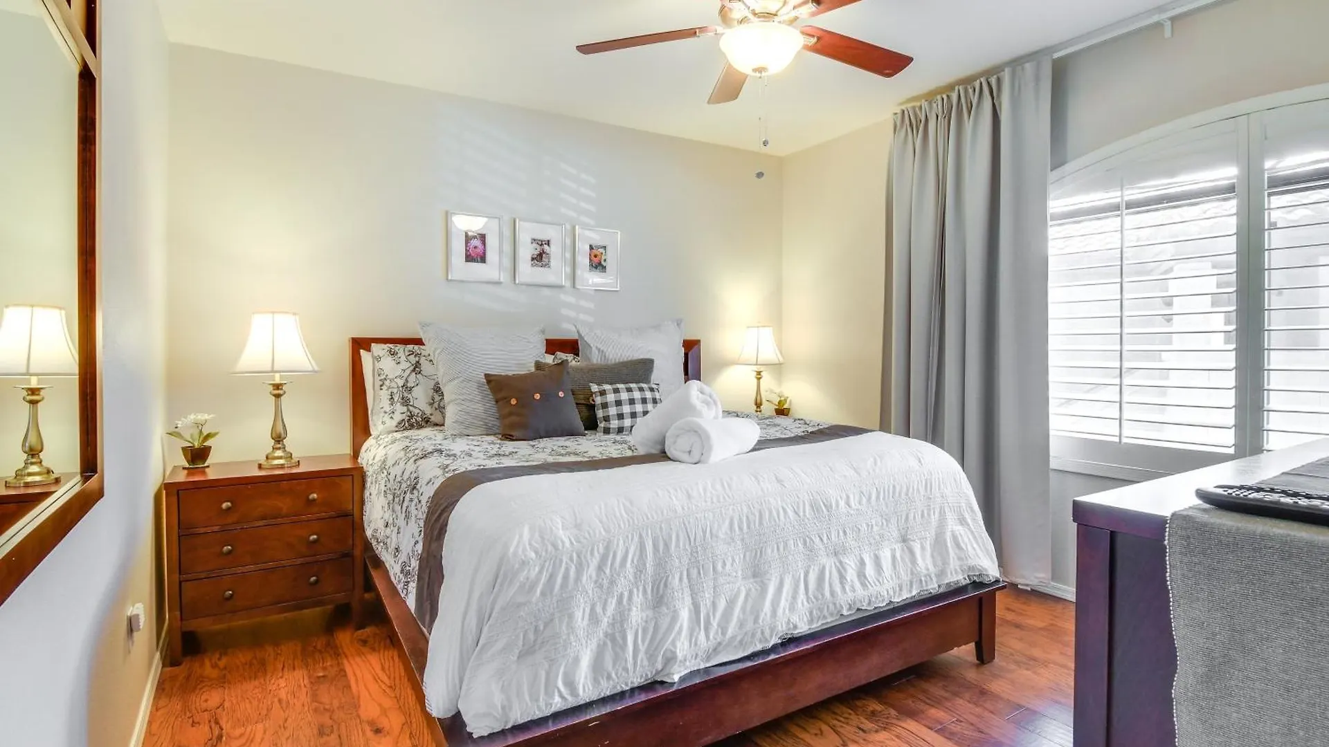 Family Scottsdale Condo Access To Pool And Hot Tub